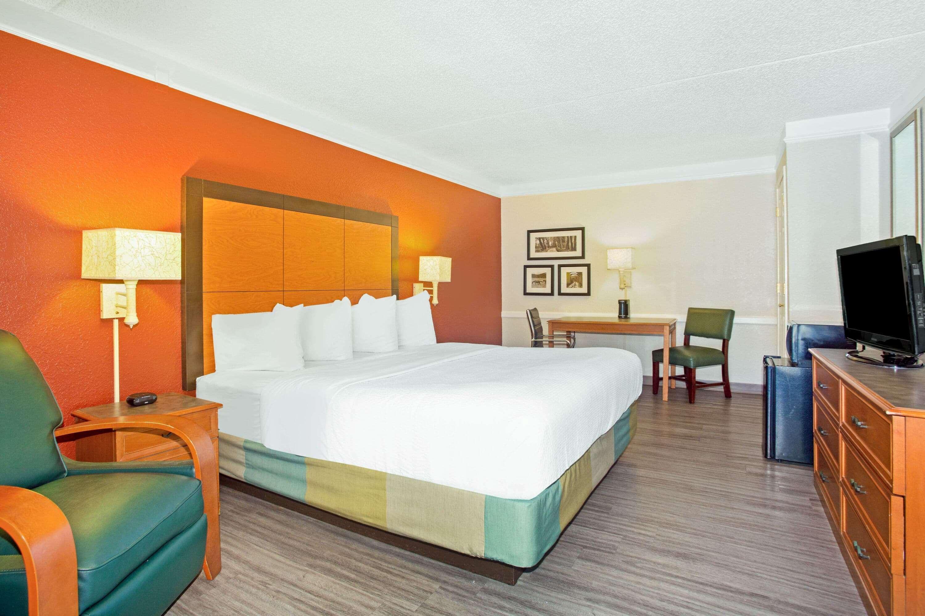 La Quinta Inn By Wyndham Victoria Exteriör bild