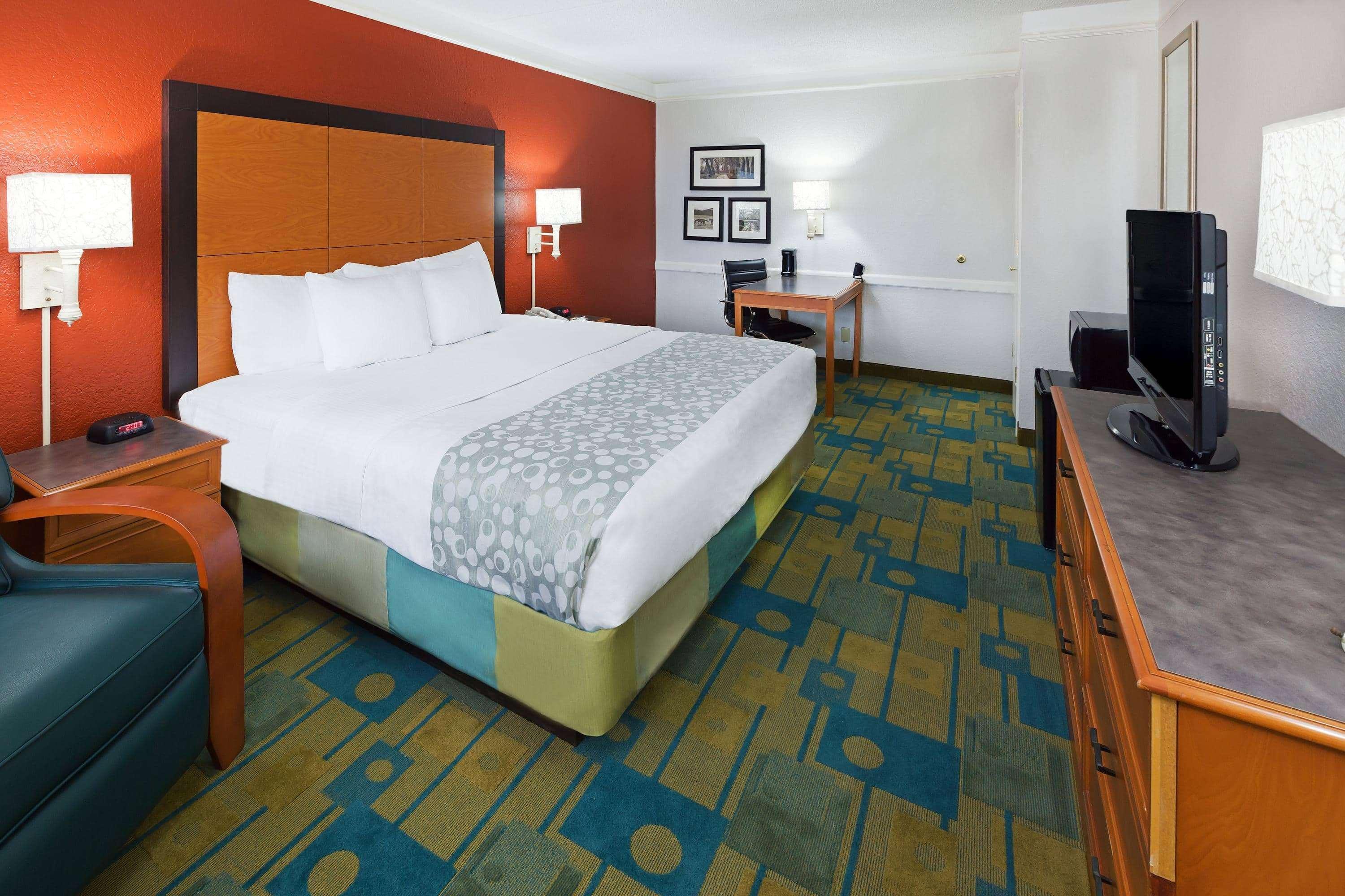 La Quinta Inn By Wyndham Victoria Exteriör bild