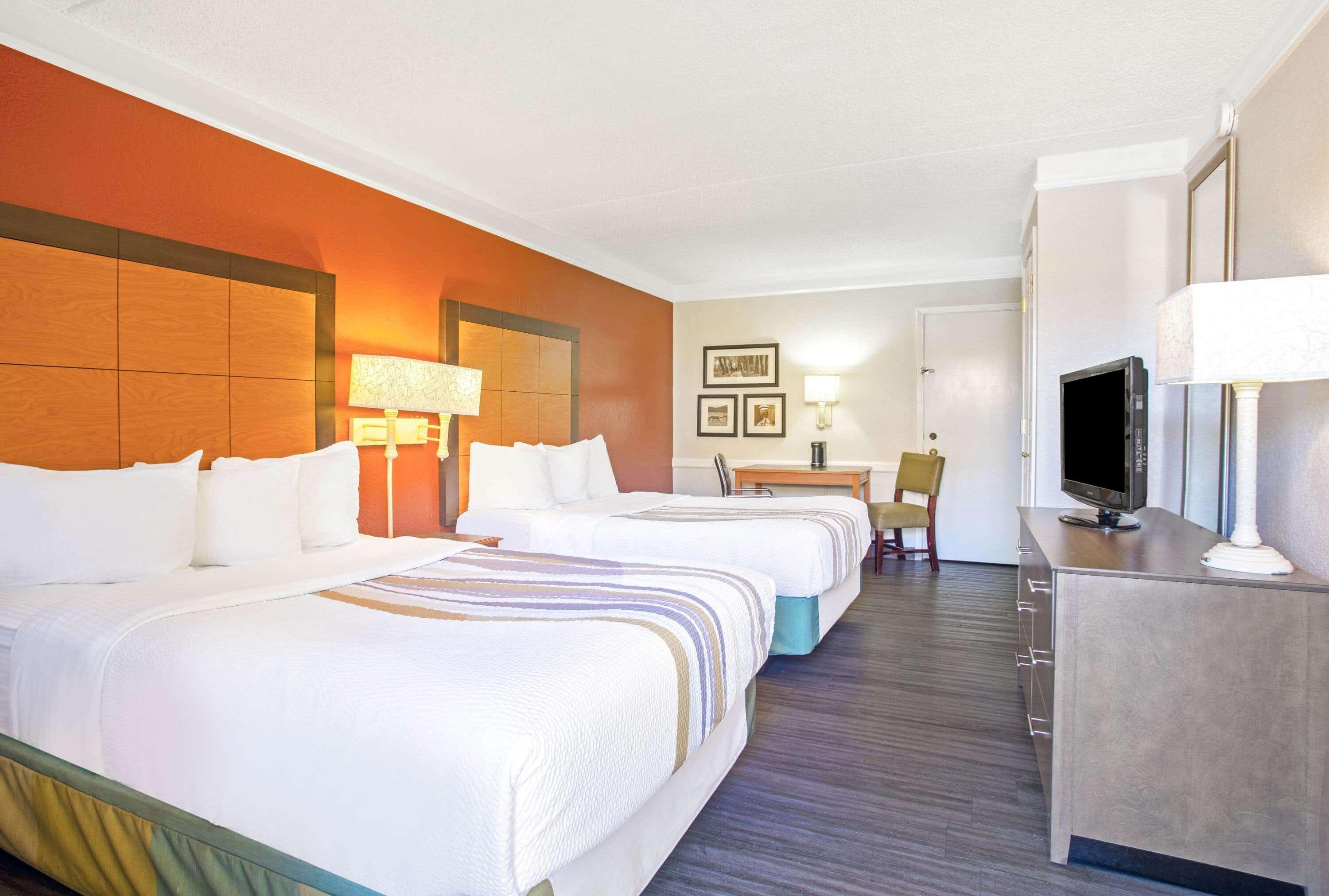 La Quinta Inn By Wyndham Victoria Exteriör bild