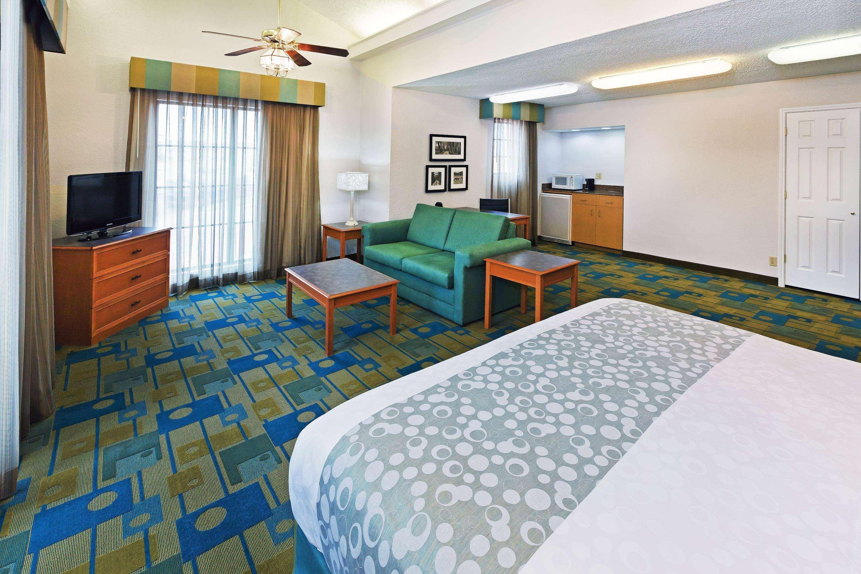 La Quinta Inn By Wyndham Victoria Exteriör bild