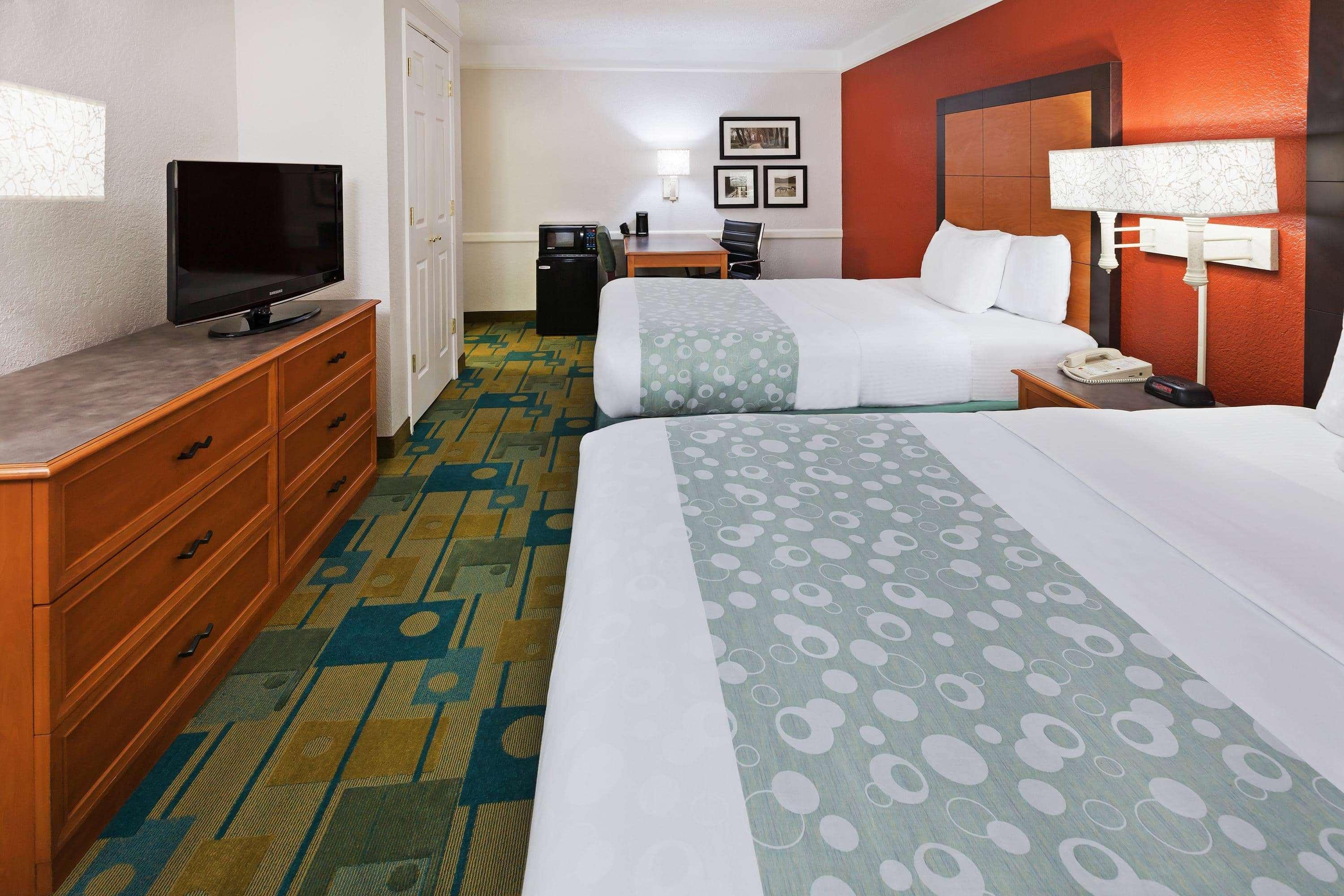 La Quinta Inn By Wyndham Victoria Exteriör bild