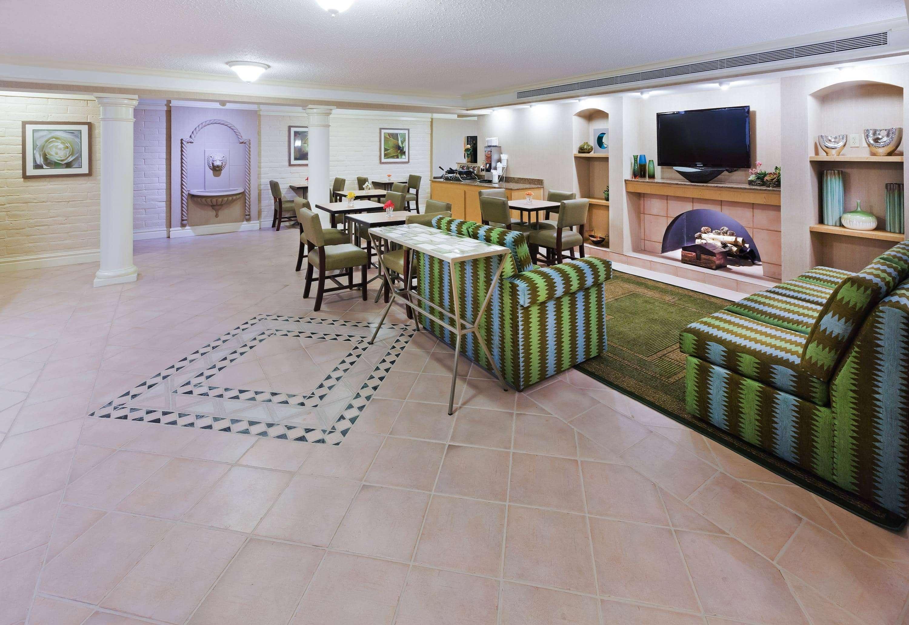 La Quinta Inn By Wyndham Victoria Exteriör bild