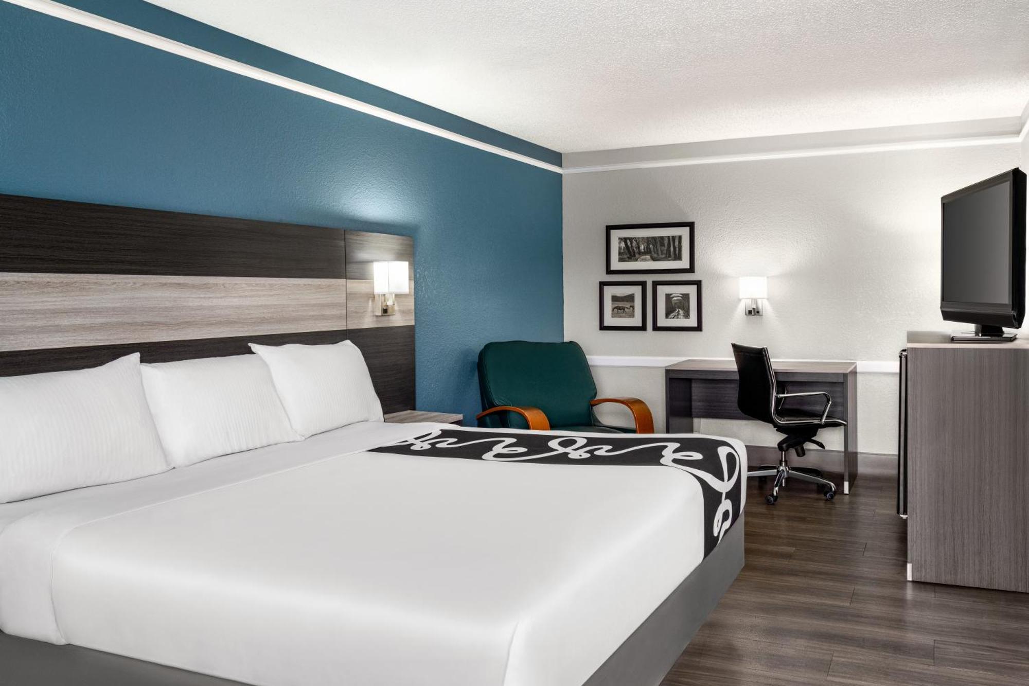 La Quinta Inn By Wyndham Victoria Exteriör bild
