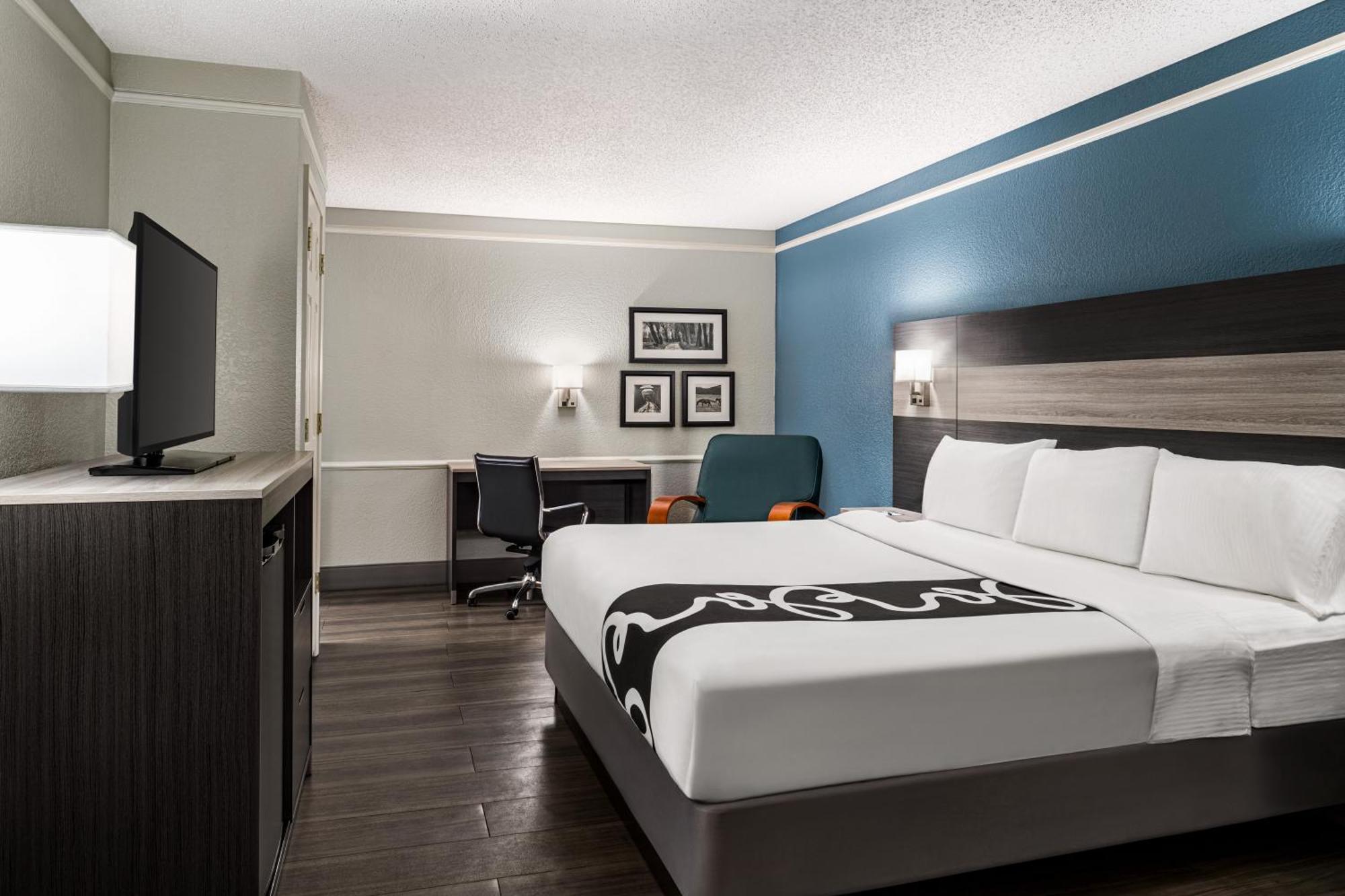 La Quinta Inn By Wyndham Victoria Exteriör bild