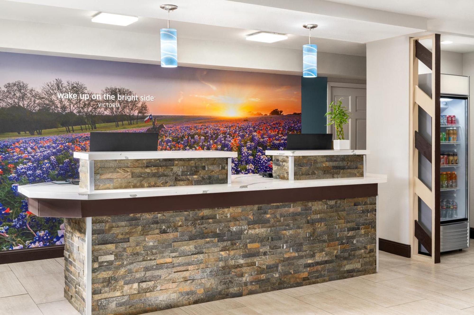 La Quinta Inn By Wyndham Victoria Exteriör bild