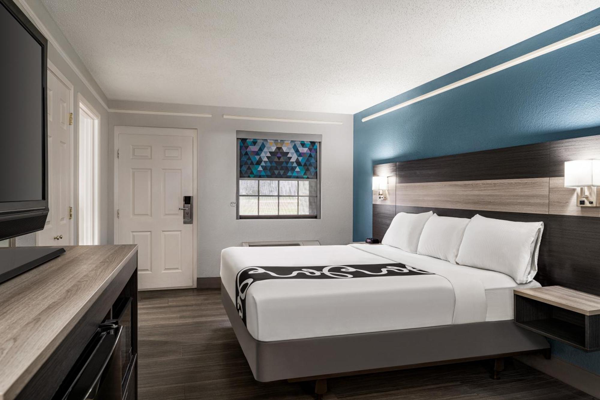 La Quinta Inn By Wyndham Victoria Exteriör bild