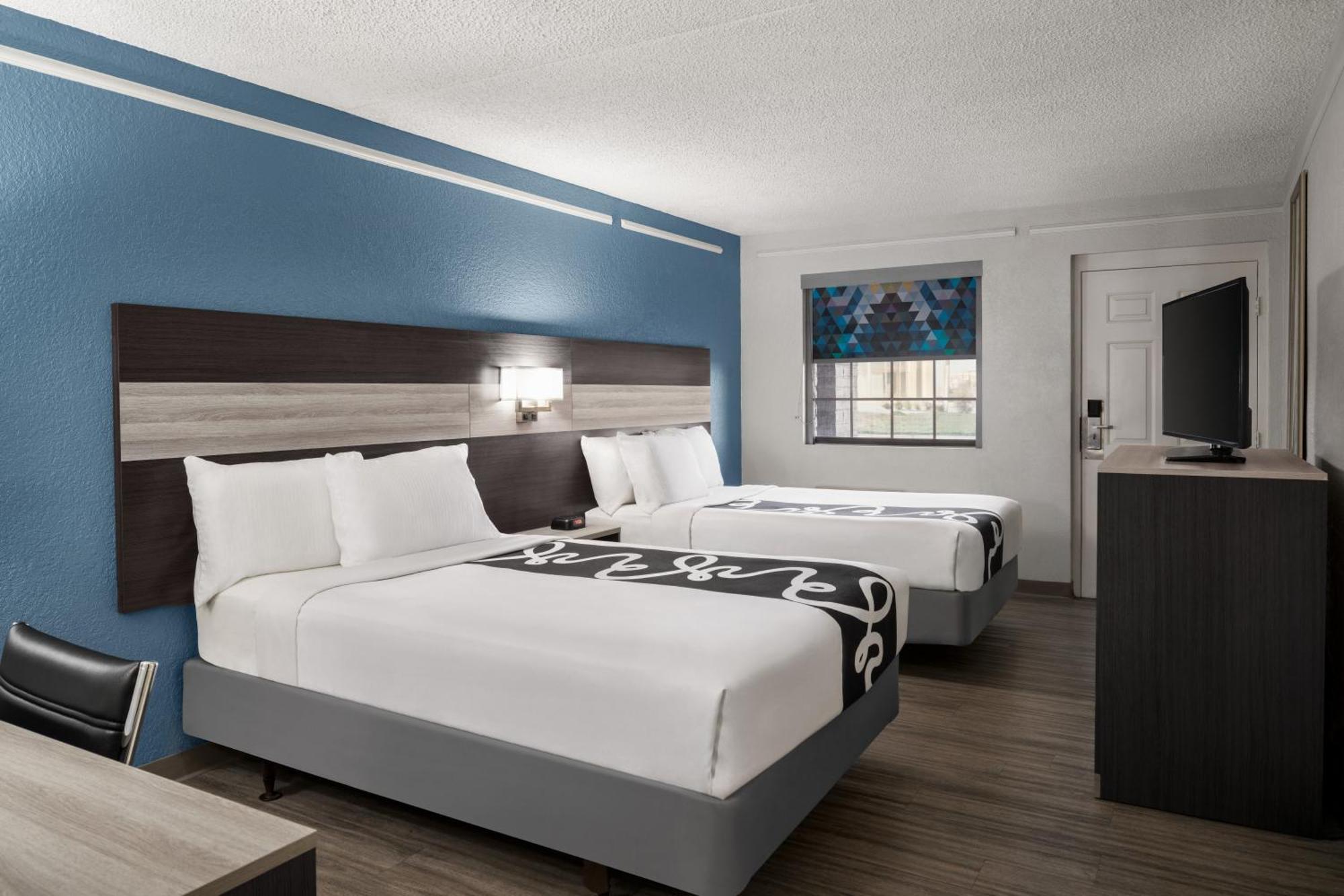 La Quinta Inn By Wyndham Victoria Exteriör bild